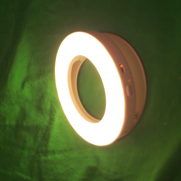 Clip On Bright White LED Ring Light with USB Cable and Soft Bag - Picture 6 of 8